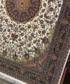 فرش اصفهان کرم 700 شانه
