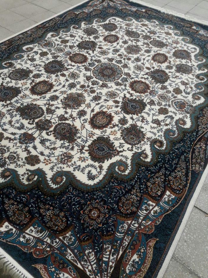فرش کاشان طرح افشان کرمی 700 شانه تراکم 2550