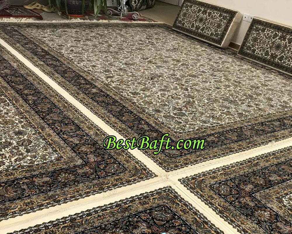 فرش افشان کرمی گل مرغی